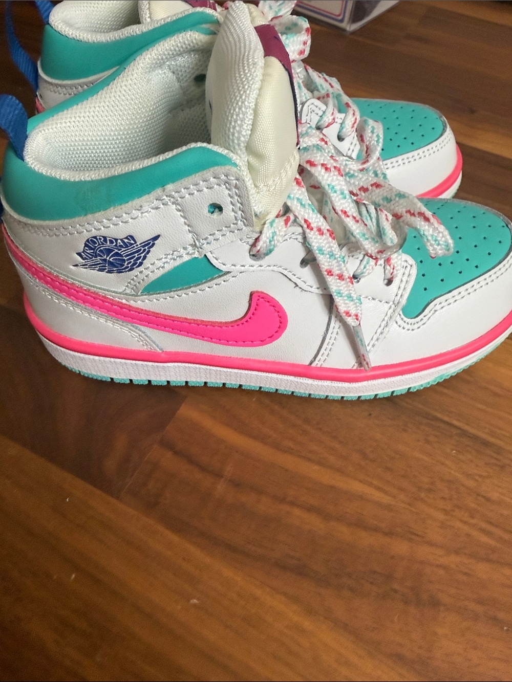Nike Air Jordan 1 Mid Digital Pink Aurora Green Girls Shoes 10C 640737-102